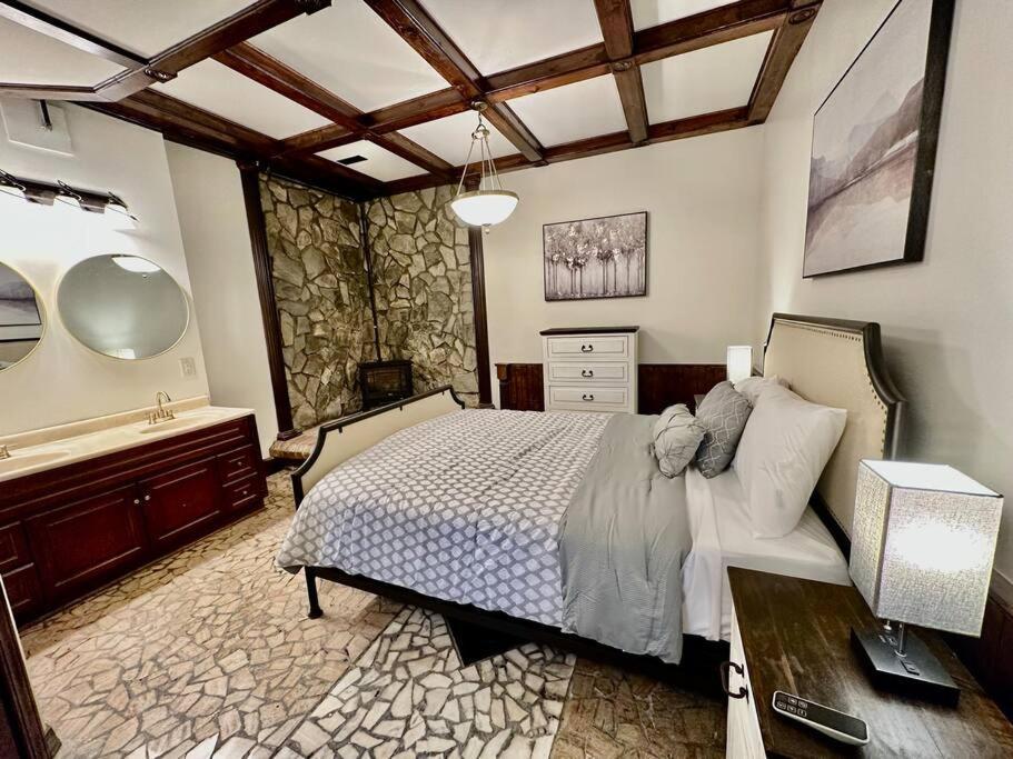 5 Bedroom Estate Near Casino And Downtown Bristol Exteriör bild
